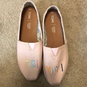 Friyay! Toms
